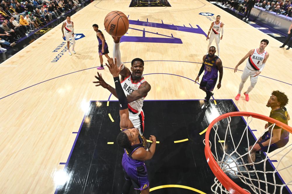 着球队的攻 着球队的攻