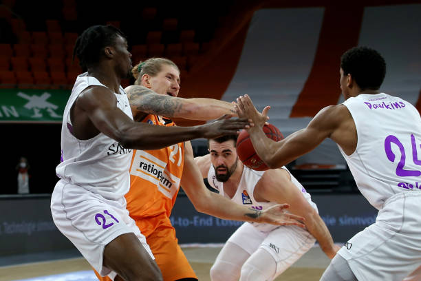 的主场比赛 的主场比赛